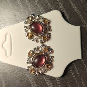 Clip earrings